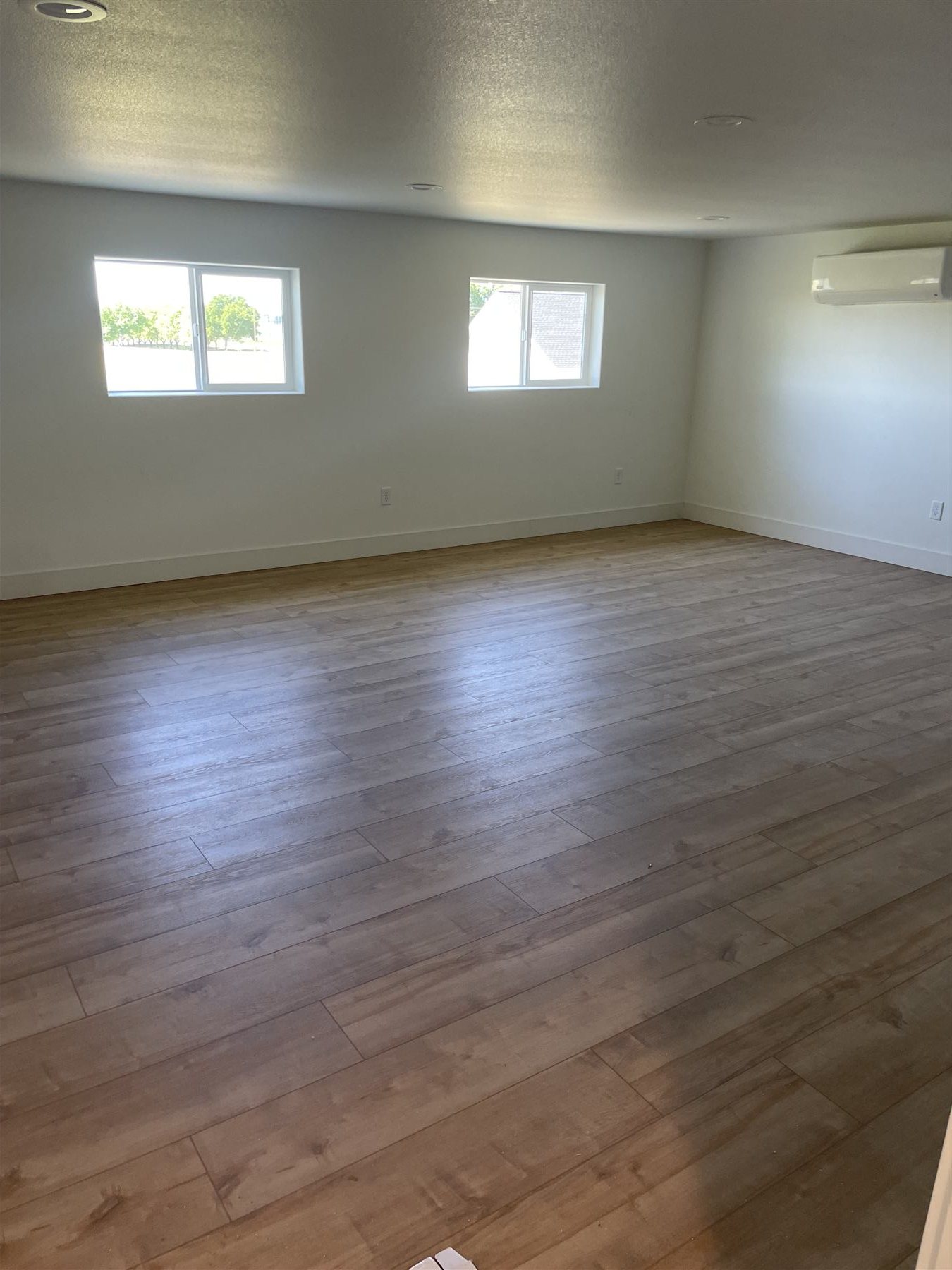 Finished bonus room with wood floor